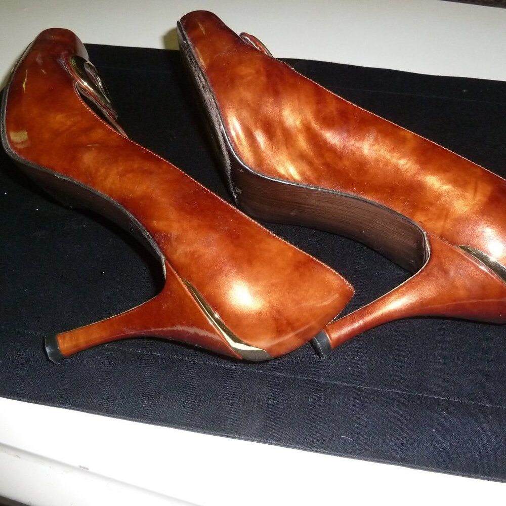 Stuart Weitzman Classic Tortoise Shell Pumps Size… - image 3